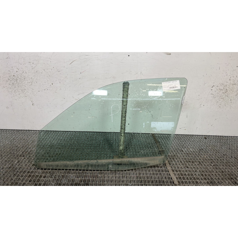 Vitre avant gauche RENAULT CLIO 2 Photo n°1