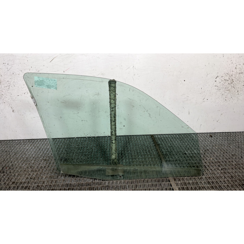 Vitre avant gauche RENAULT CLIO 2 Photo n°4