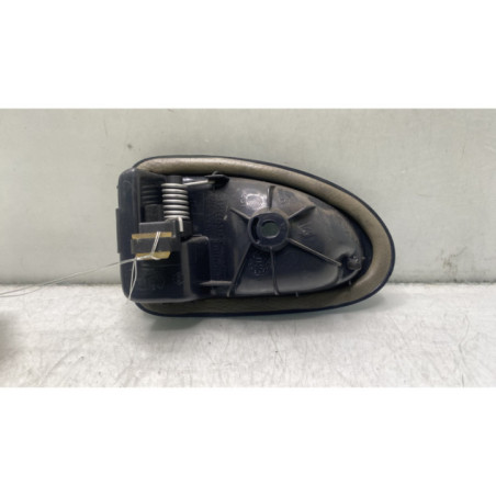 Poignee interieur arriere droit RENAULT CLIO 2