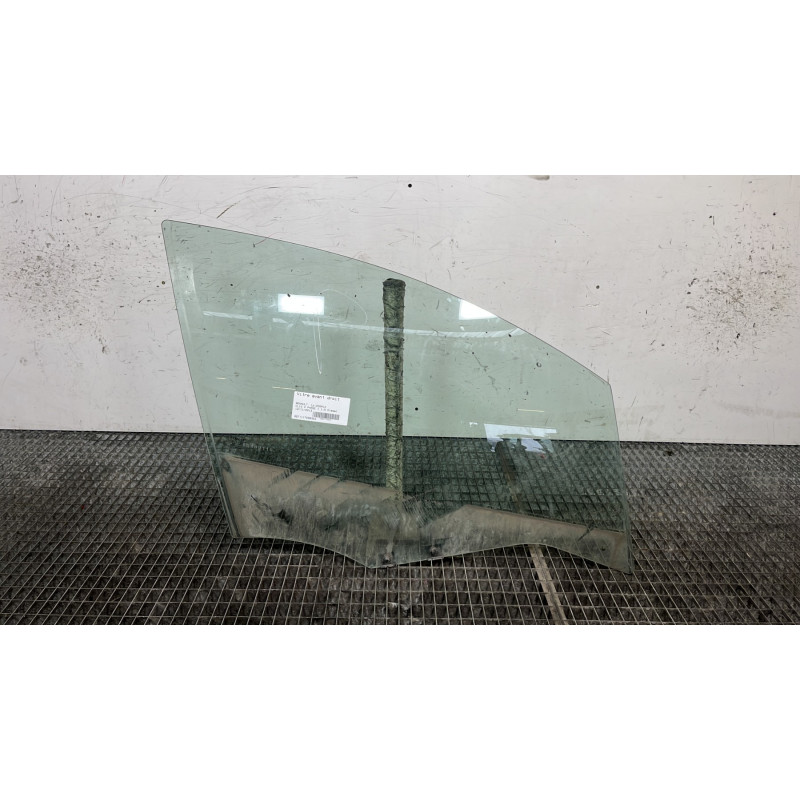 Vitre avant droit RENAULT CLIO 4 Photo n°1