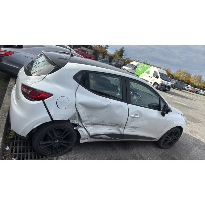 Pompe à carburant RENAULT CLIO 4 Photo n°12