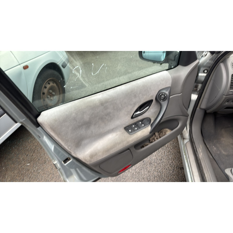 Pare boue avant gauche RENAULT LAGUNA 2 Photo n°13