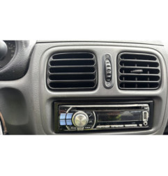 Attache ceinture arriere gauche RENAULT CLIO 2