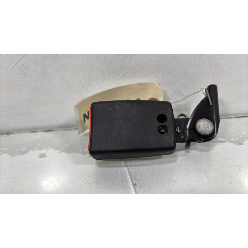 Attache ceinture arriere gauche FORD FIESTA 6 Photo n°2
