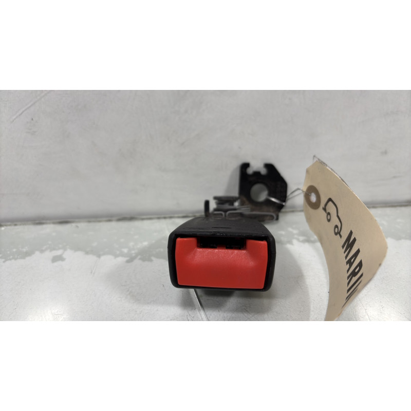 Attache ceinture arriere gauche FORD FIESTA 6 Photo n°3