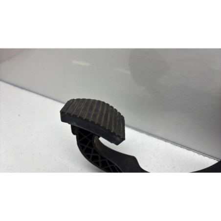 Pedale d'embrayage PEUGEOT 208 1