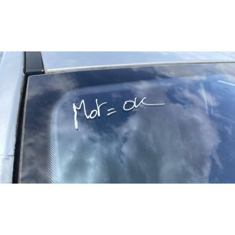 Vitre arriere droit PEUGEOT 307 Photo n°10
