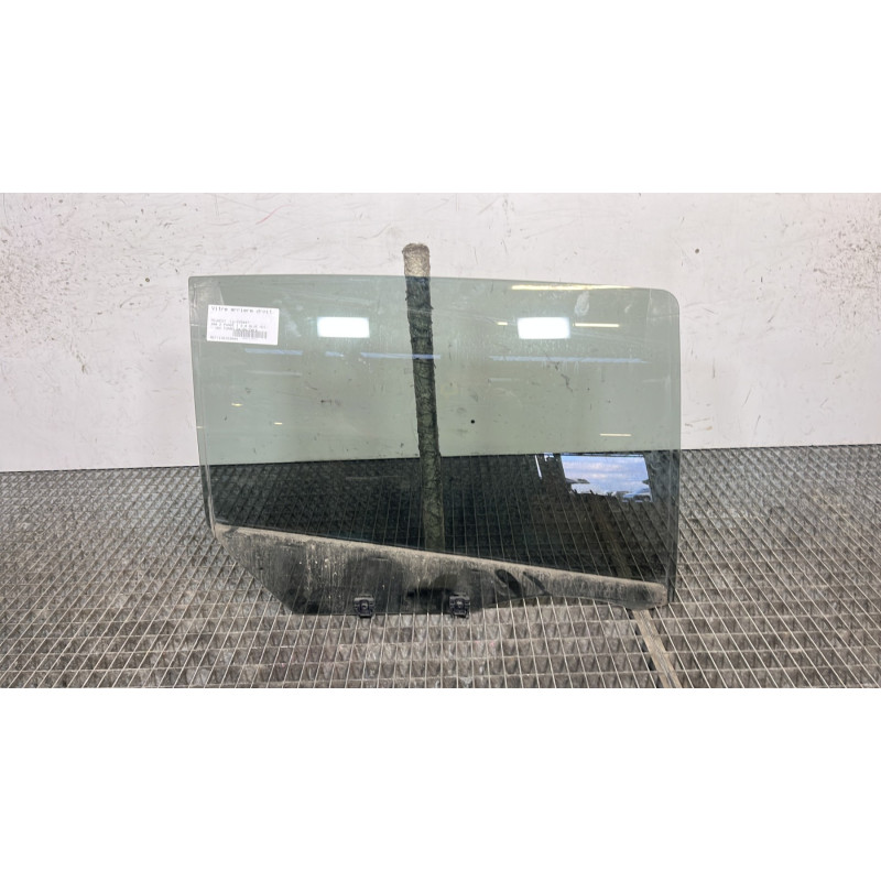 Vitre arriere droit PEUGEOT 308 2 Photo n°1