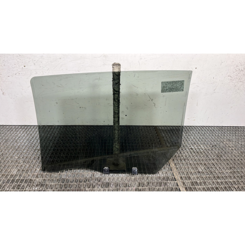 Vitre arriere droit PEUGEOT 308 2 Photo n°4