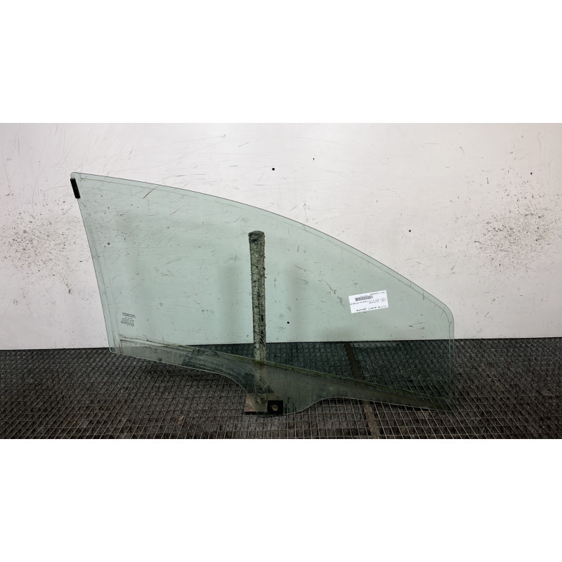 Vitre avant gauche FIAT PUNTO EVO 3 Photo n°4