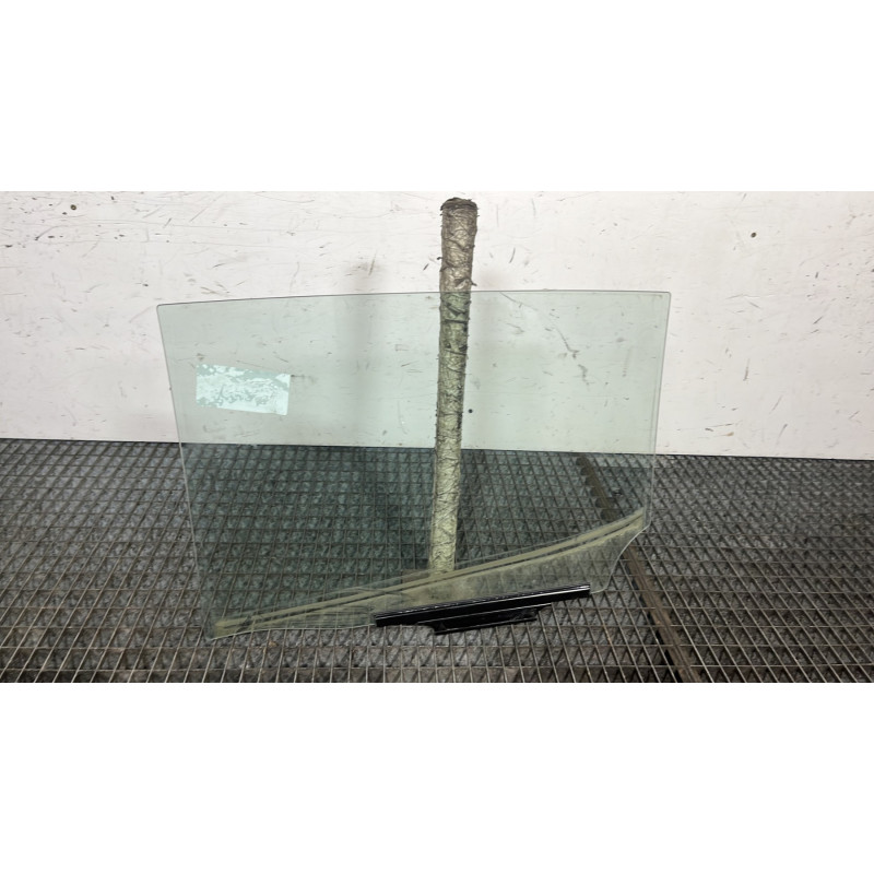 Vitre arriere droit HYUNDAI I 10 2 Photo n°4