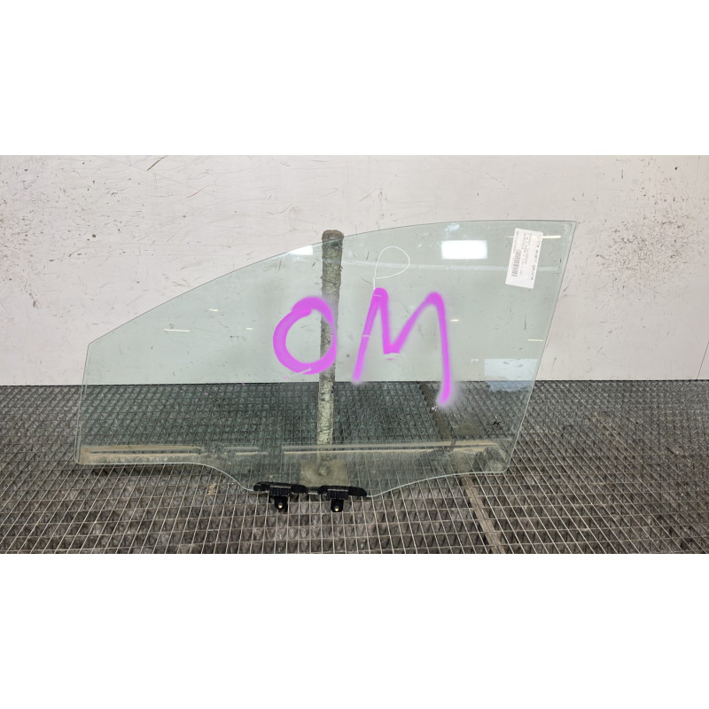 Vitre avant gauche HYUNDAI I 10 2 Photo n°1