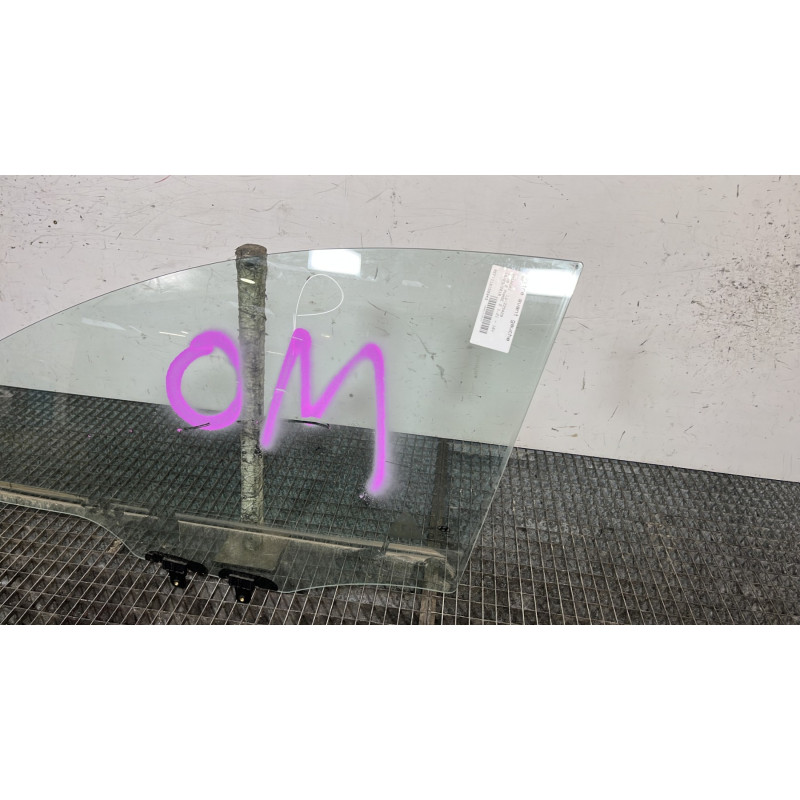 Vitre avant gauche HYUNDAI I 10 2 Photo n°3