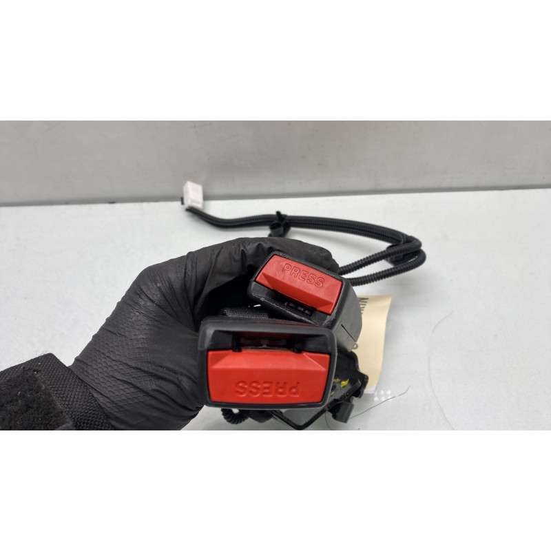 Attache ceinture arriere droit HYUNDAI I 10 2 Photo n°2