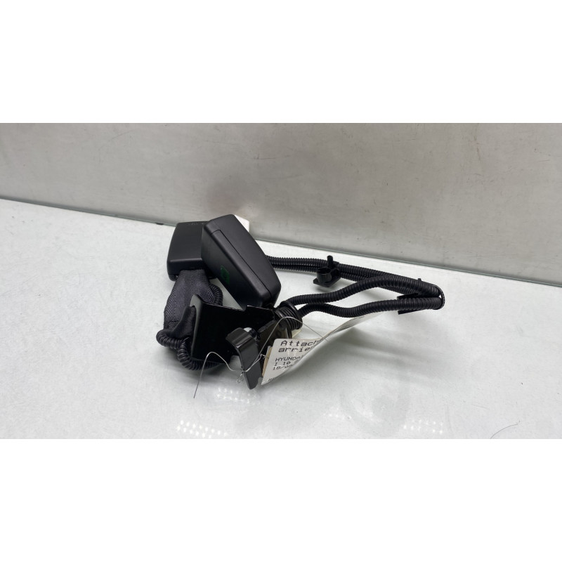 Attache ceinture arriere droit HYUNDAI I 10 2 Photo n°3