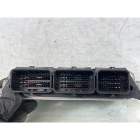 Calculateur moteur RENAULT TRAFIC 2 Photo n°1
