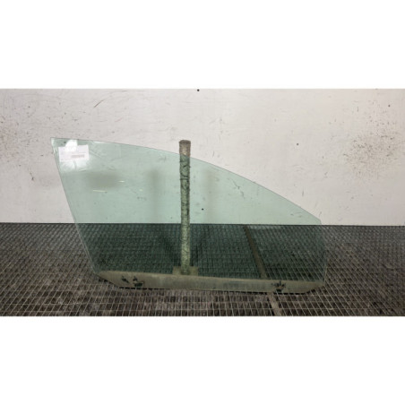 Vitre avant droit VOLKSWAGEN GOLF 5 Photo n°1