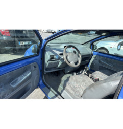 Attache ceinture arriere gauche RENAULT TWINGO 1