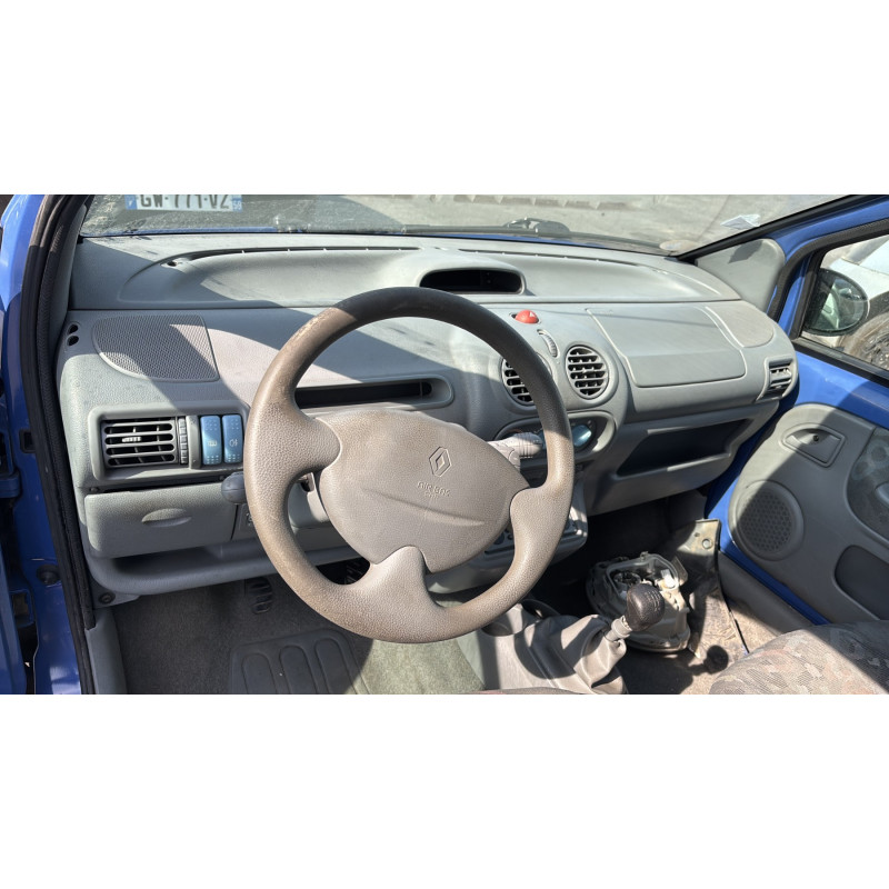 Attache ceinture arriere gauche RENAULT TWINGO 1 Photo n°14
