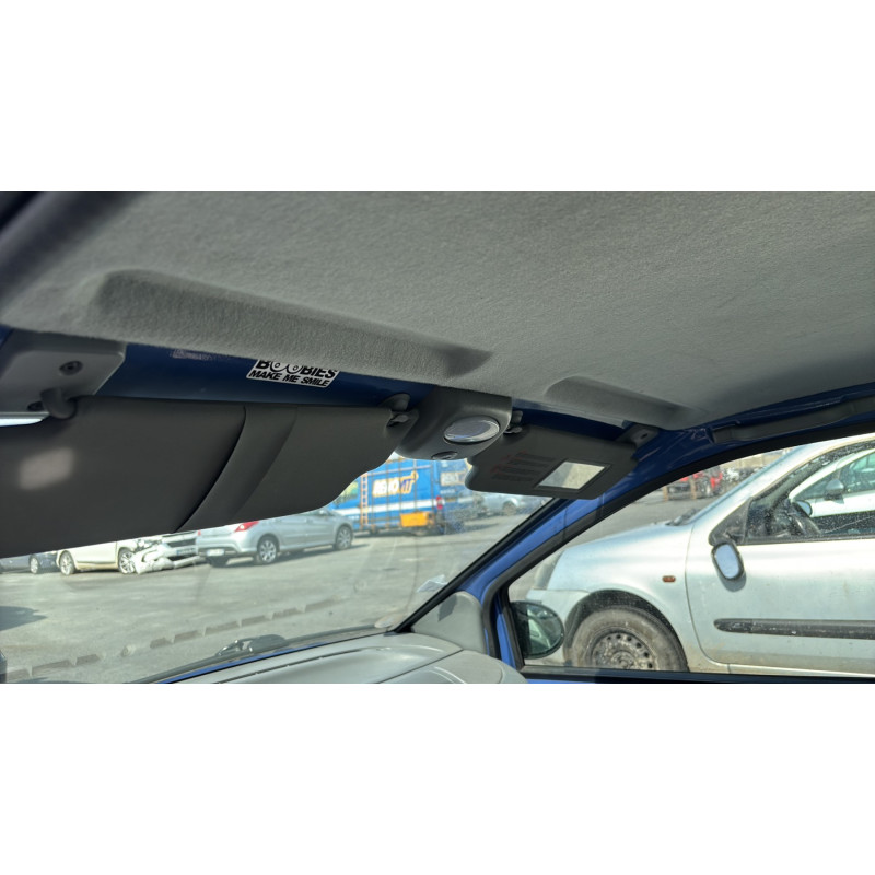 Attache ceinture arriere gauche RENAULT TWINGO 1 Photo n°15