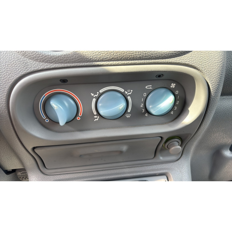 Attache ceinture arriere gauche RENAULT TWINGO 1 Photo n°18