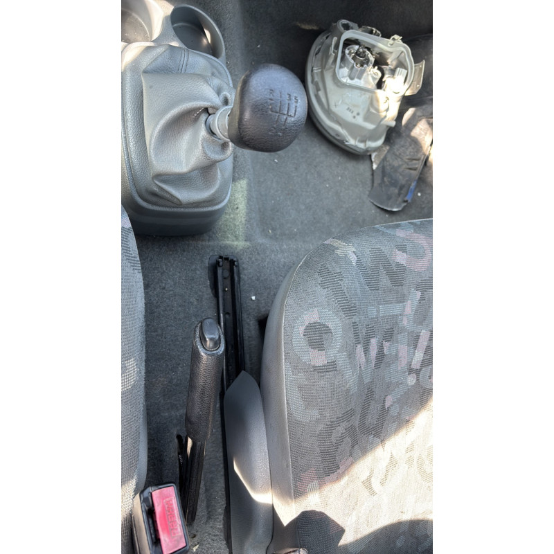 Attache ceinture arriere gauche RENAULT TWINGO 1 Photo n°19