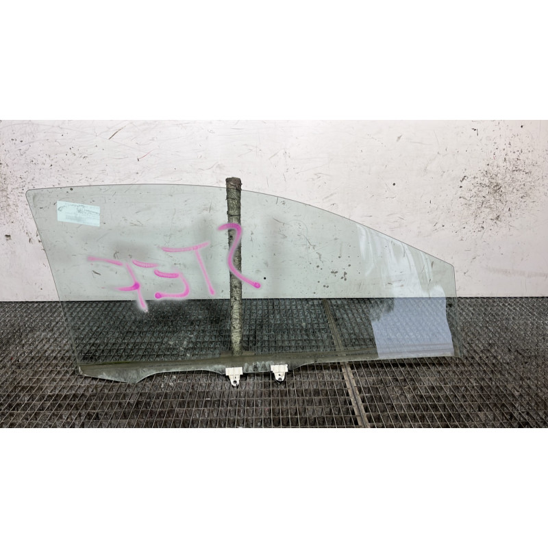 Vitre avant gauche RENAULT TWINGO 2 Photo n°4