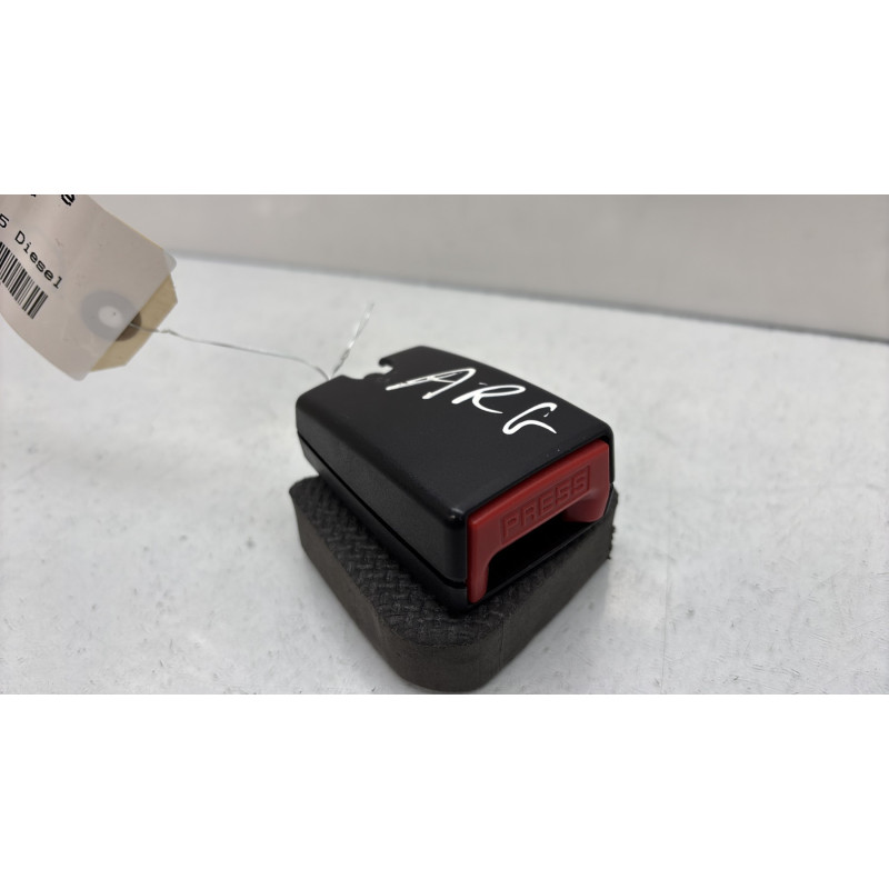 Attache ceinture arriere gauche RENAULT TWINGO 2 Photo n°1