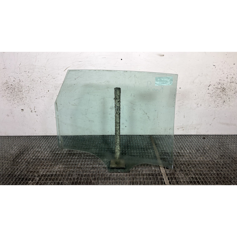 Vitre arriere gauche RENAULT SCENIC 2 Photo n°4