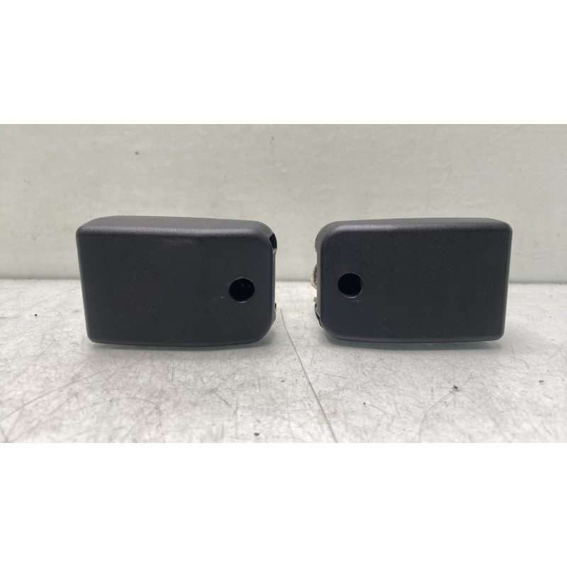 Attache ceinture arriere gauche RENAULT SCENIC 2 Photo n°3