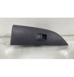 Interrupteur de leve vitre avant droit SKODA FABIA 1