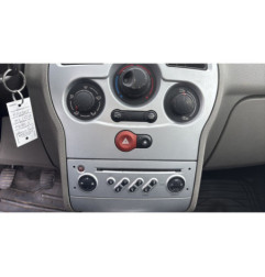 Attache ceinture avant droit RENAULT MODUS