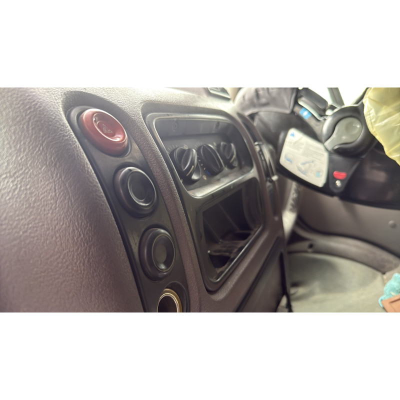 Calandre RENAULT MASTER 2 Photo n°11
