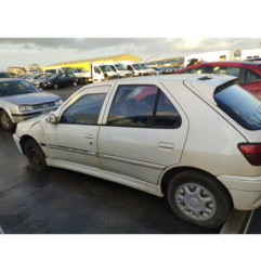 Vitre arriere droit PEUGEOT 306