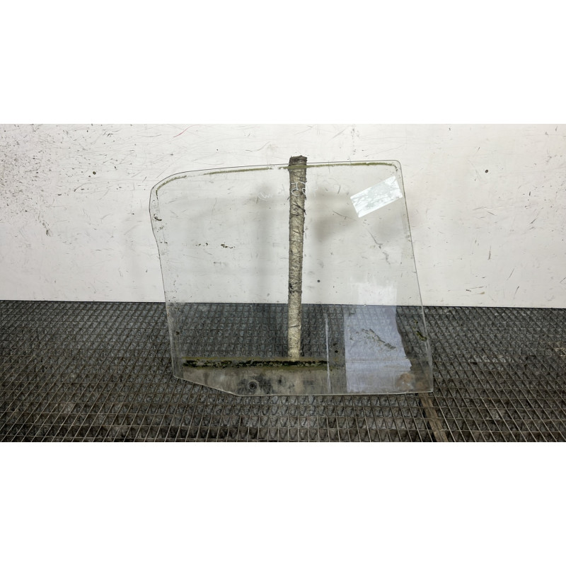 Vitre arriere gauche PEUGEOT 306 Photo n°4