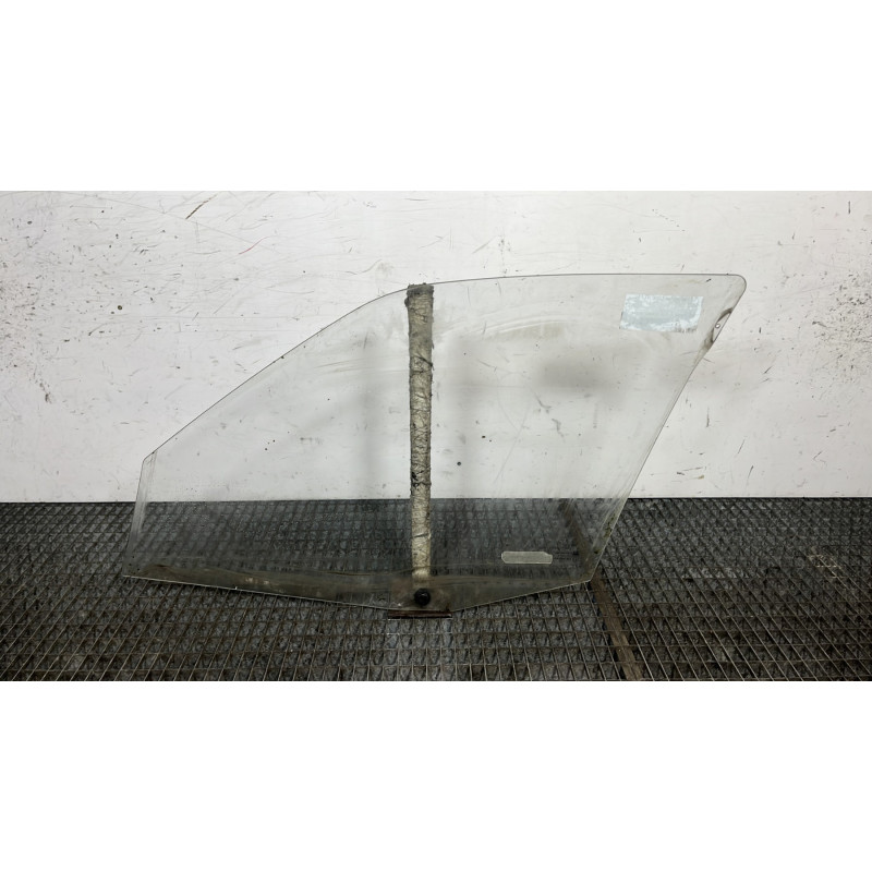 Vitre avant droit PEUGEOT 306 Photo n°4