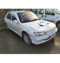 Vitre avant droit PEUGEOT 306