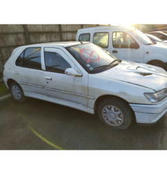 Vitre avant droit PEUGEOT 306