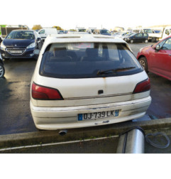 Vitre avant gauche PEUGEOT 306