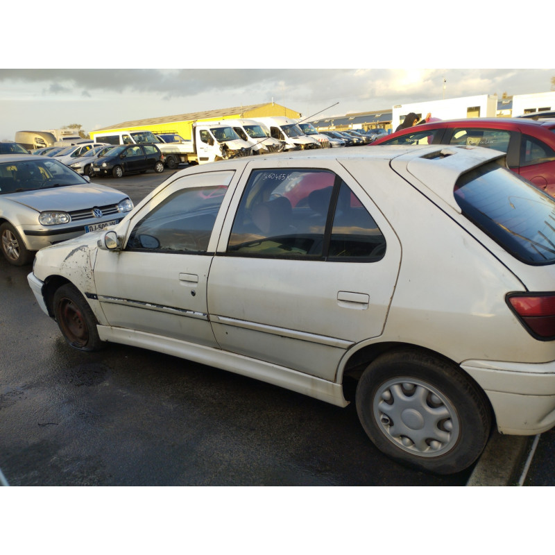 Vitre avant gauche PEUGEOT 306 Photo n°10