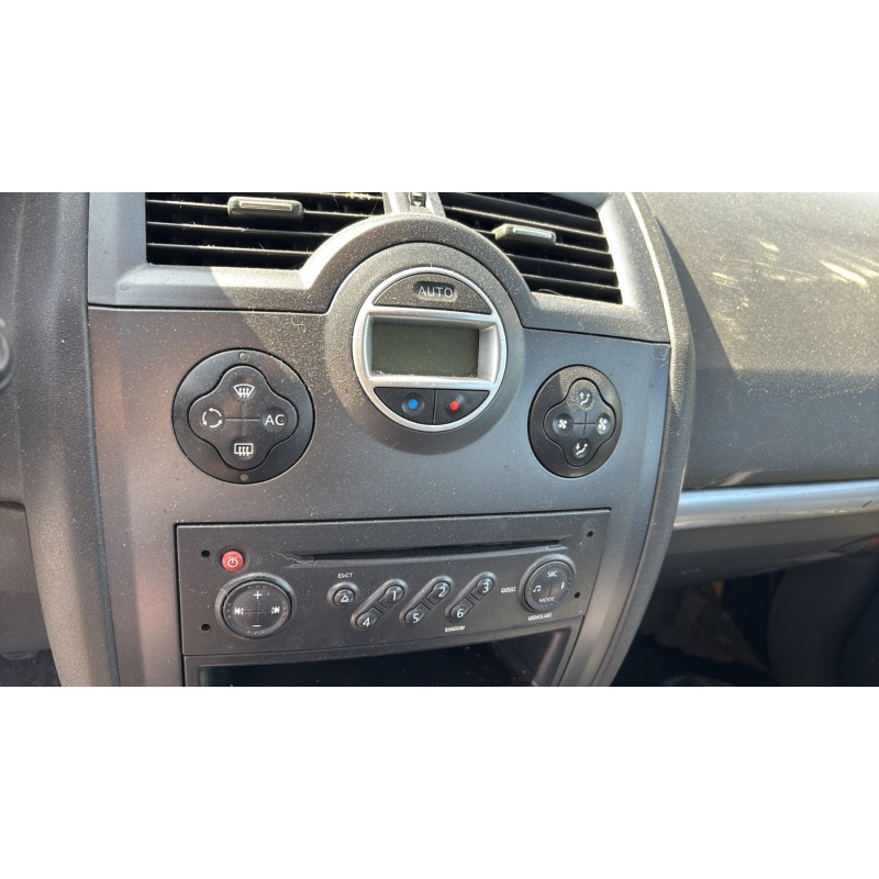 Vitre avant droit RENAULT MEGANE 2 Photo n°20