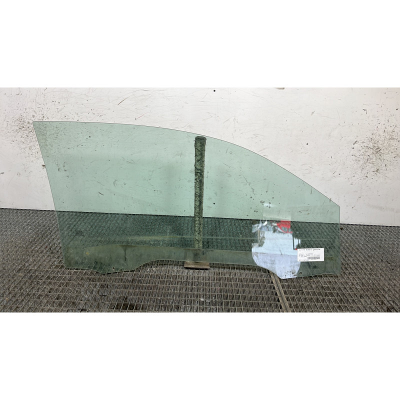 Vitre avant gauche RENAULT MEGANE 2 Photo n°4