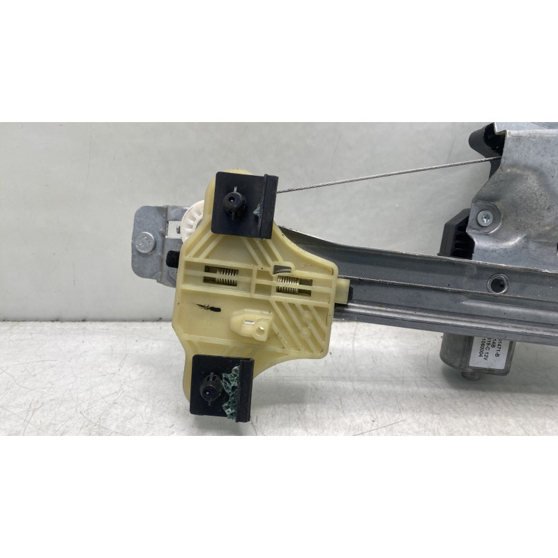 Leve vitre electrique avant droit RENAULT CLIO 4 Photo n°5