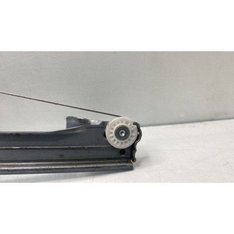 Leve vitre electrique avant droit RENAULT CLIO 4 Photo n°6