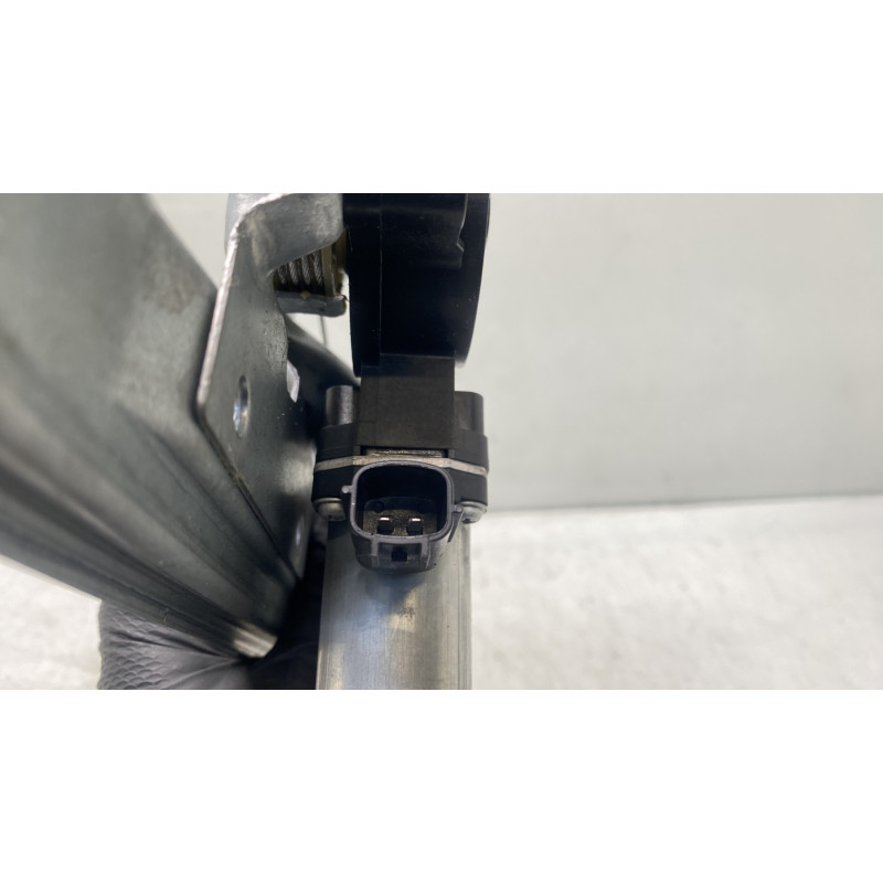 Leve vitre electrique avant droit RENAULT CLIO 4 Photo n°8