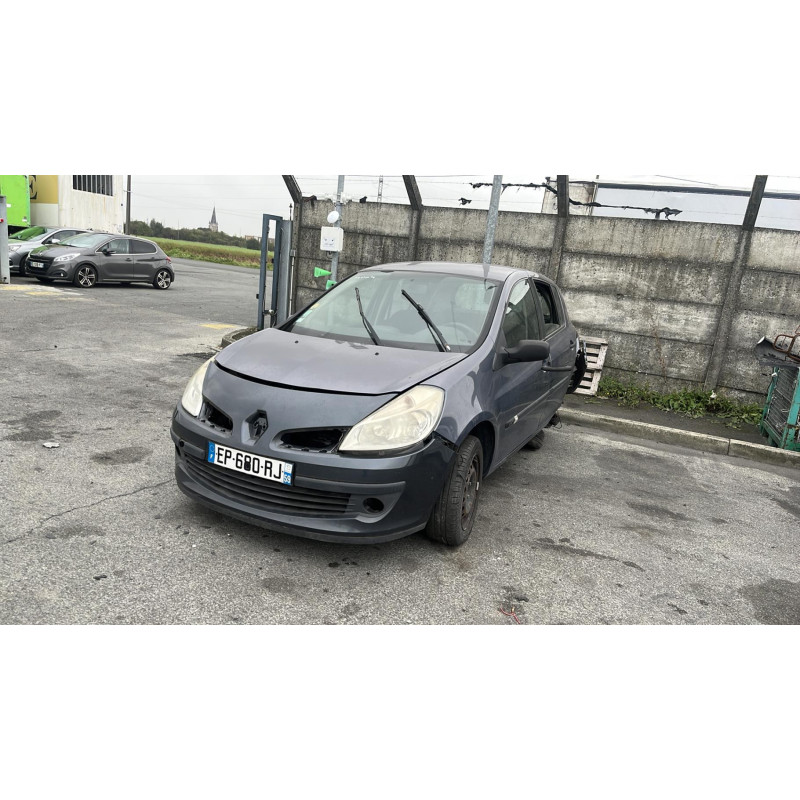Aile avant gauche RENAULT CLIO 3 Photo n°8