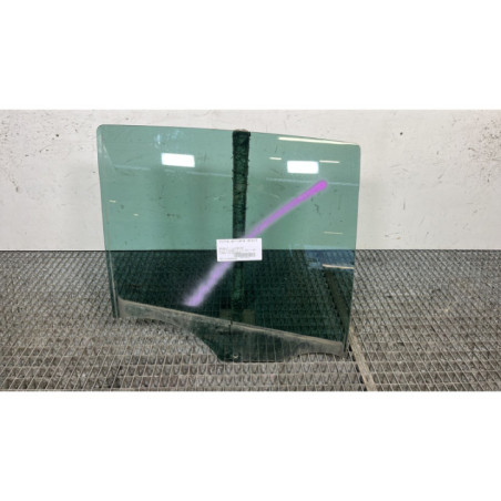 Vitre arriere droit RENAULT CLIO 3 Photo n°1
