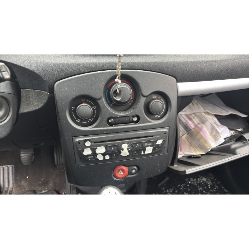 Vitre arriere droit RENAULT CLIO 3 Photo n°19
