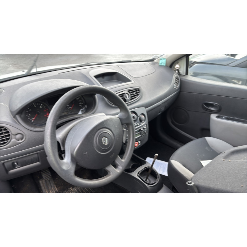 Aile avant droit RENAULT CLIO 3 Photo n°18