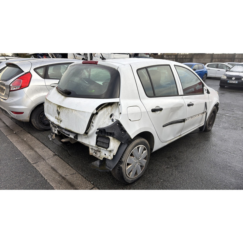 Aile avant gauche RENAULT CLIO 3 Photo n°8